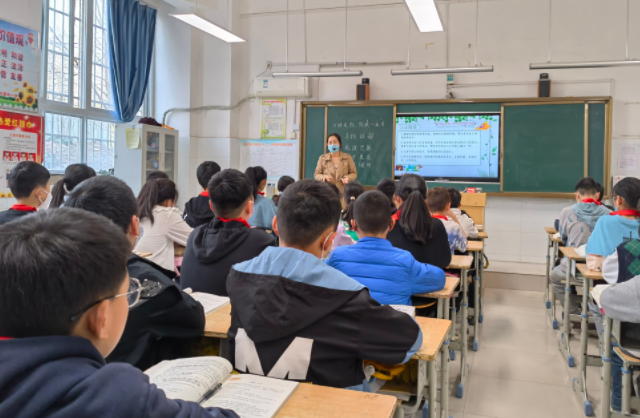 优质均衡方向加速跨进并积极探索高中教育特征多元展开新途径 优质均衡方向加速跨进并积极探索高中教育特征多元展开新途径